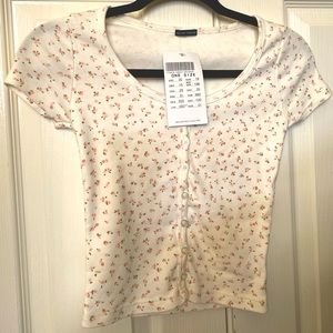 Brandy Melville floral button up, never worn still has tag